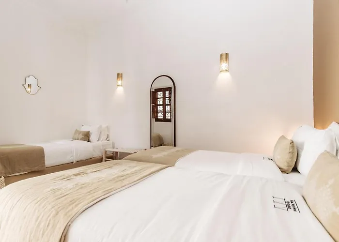 Riad Nayanour